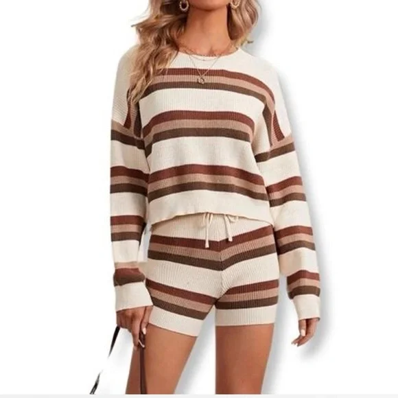 Knitted sweater and shorts 2 piece set | loungewear | cream & burgundy striped - Picture 1 of 4
